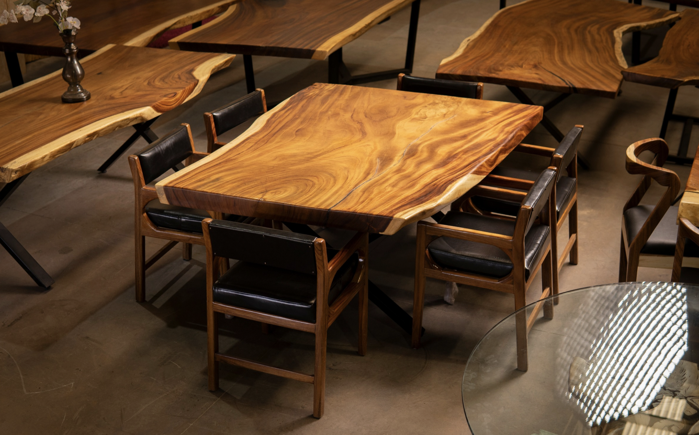 Comedor de Parota 6 PAX.