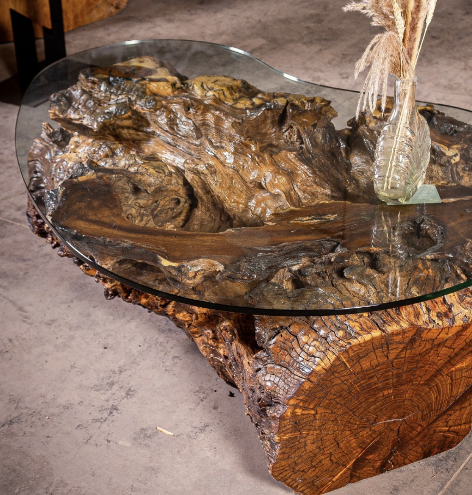 Mesa de raiz de Pino